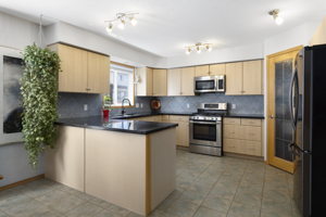 207 Canoe Dr SW, Airdrie, AB T4B 2N8, Canada Photo 22