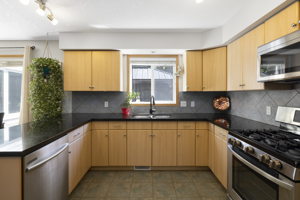 207 Canoe Dr SW, Airdrie, AB T4B 2N8, Canada Photo 21