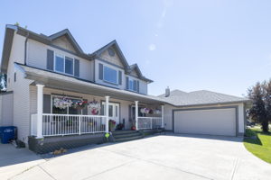 207 Canoe Dr SW, Airdrie, AB T4B 2N8, Canada Photo 3