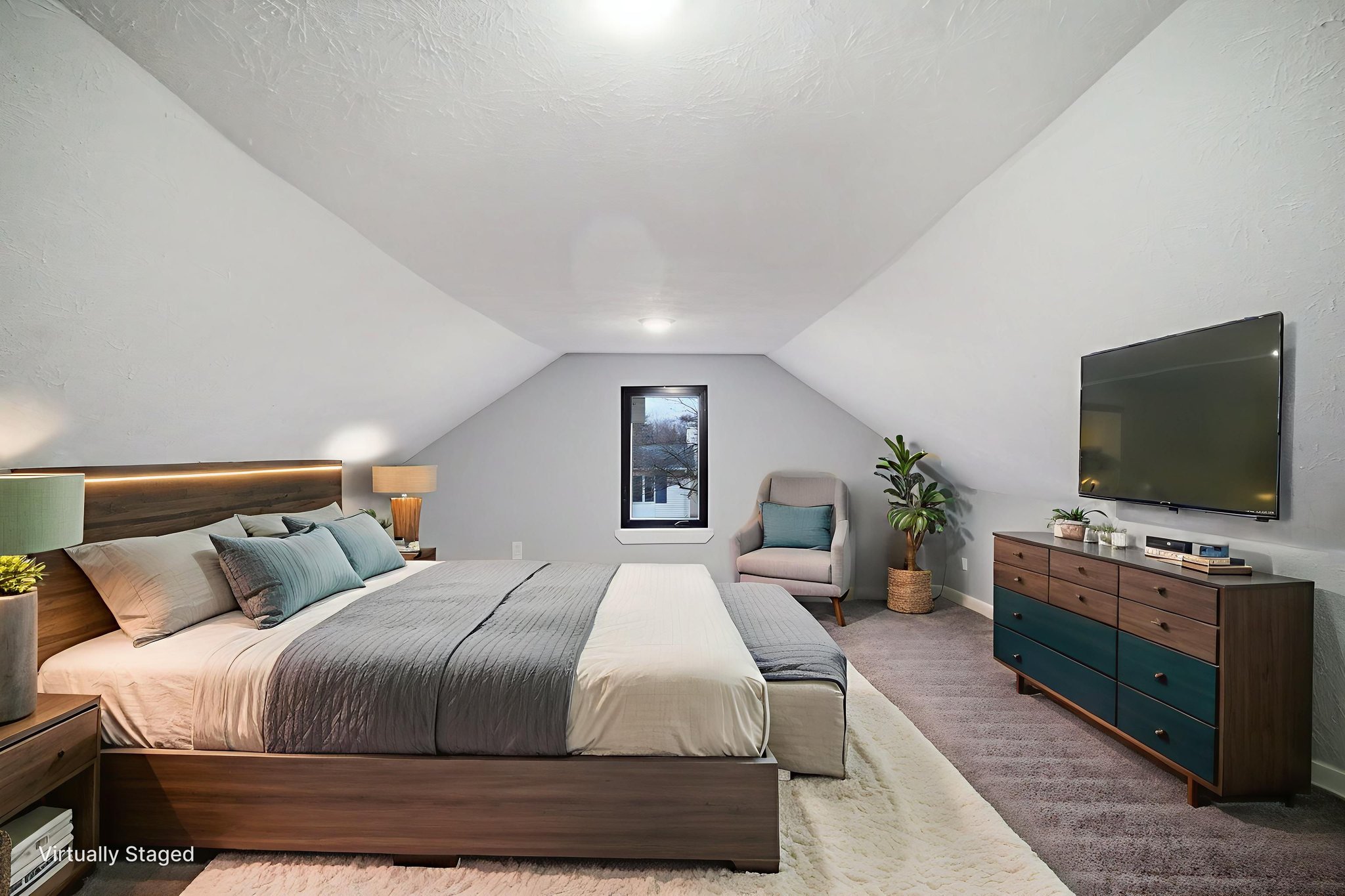 HNH_1259 virtually staged.jpeg