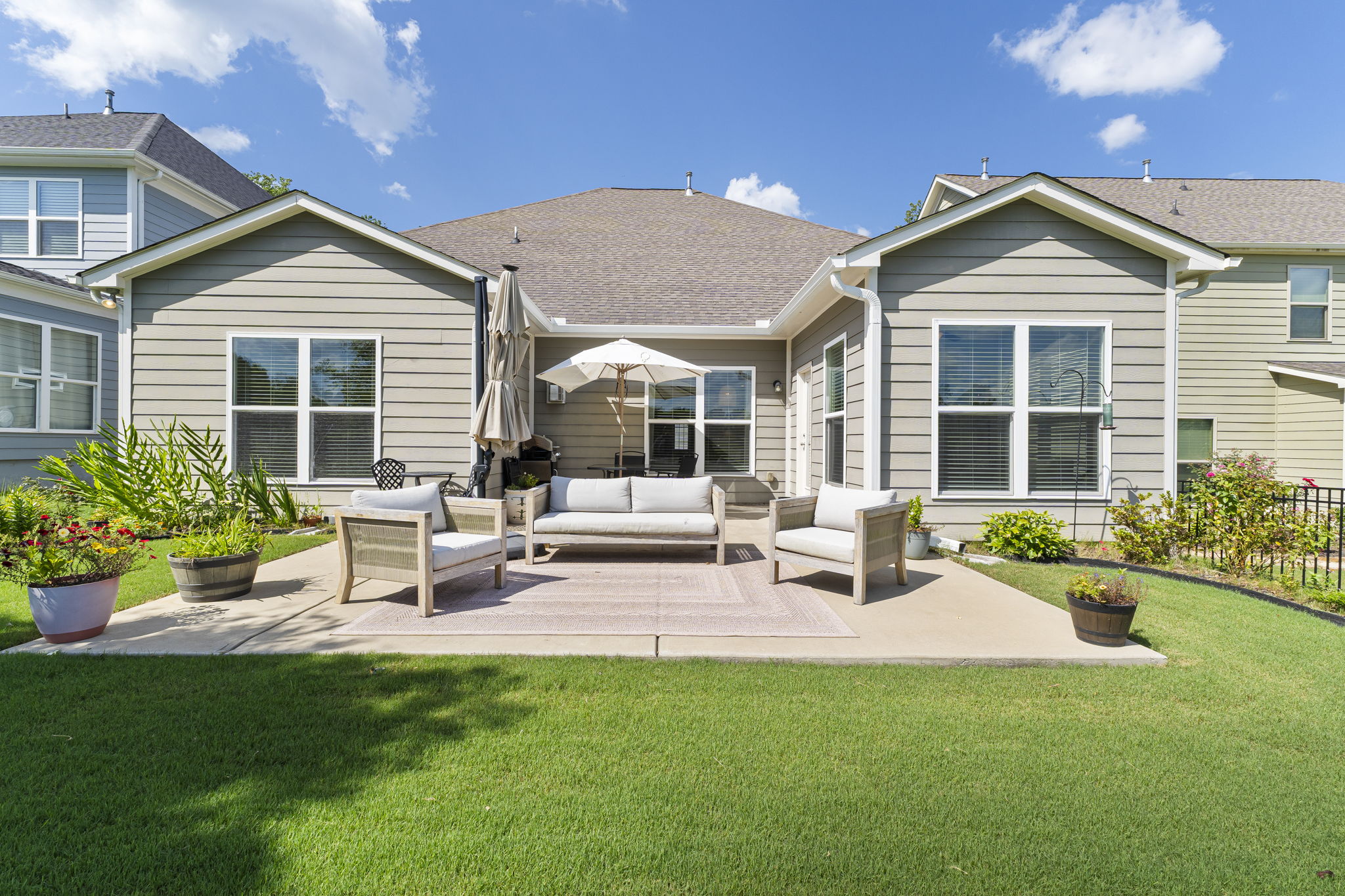  Photo 32