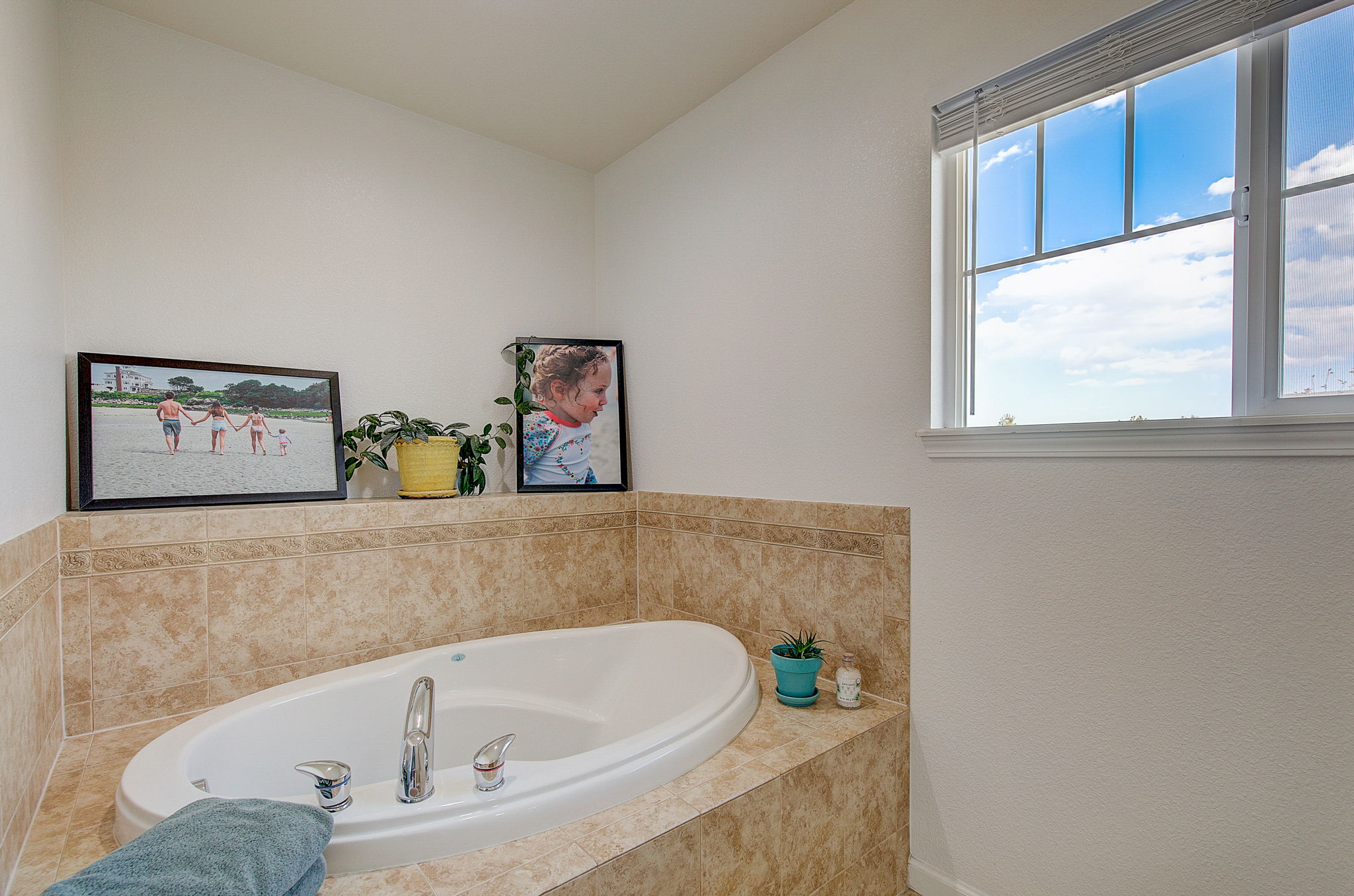 N Coolidge Way-036