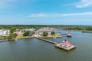 207-Queen-Elizabeth-Unit-6-Aerial-Location