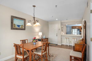 207-Queen-Elizabeth-Unit-6-Dining