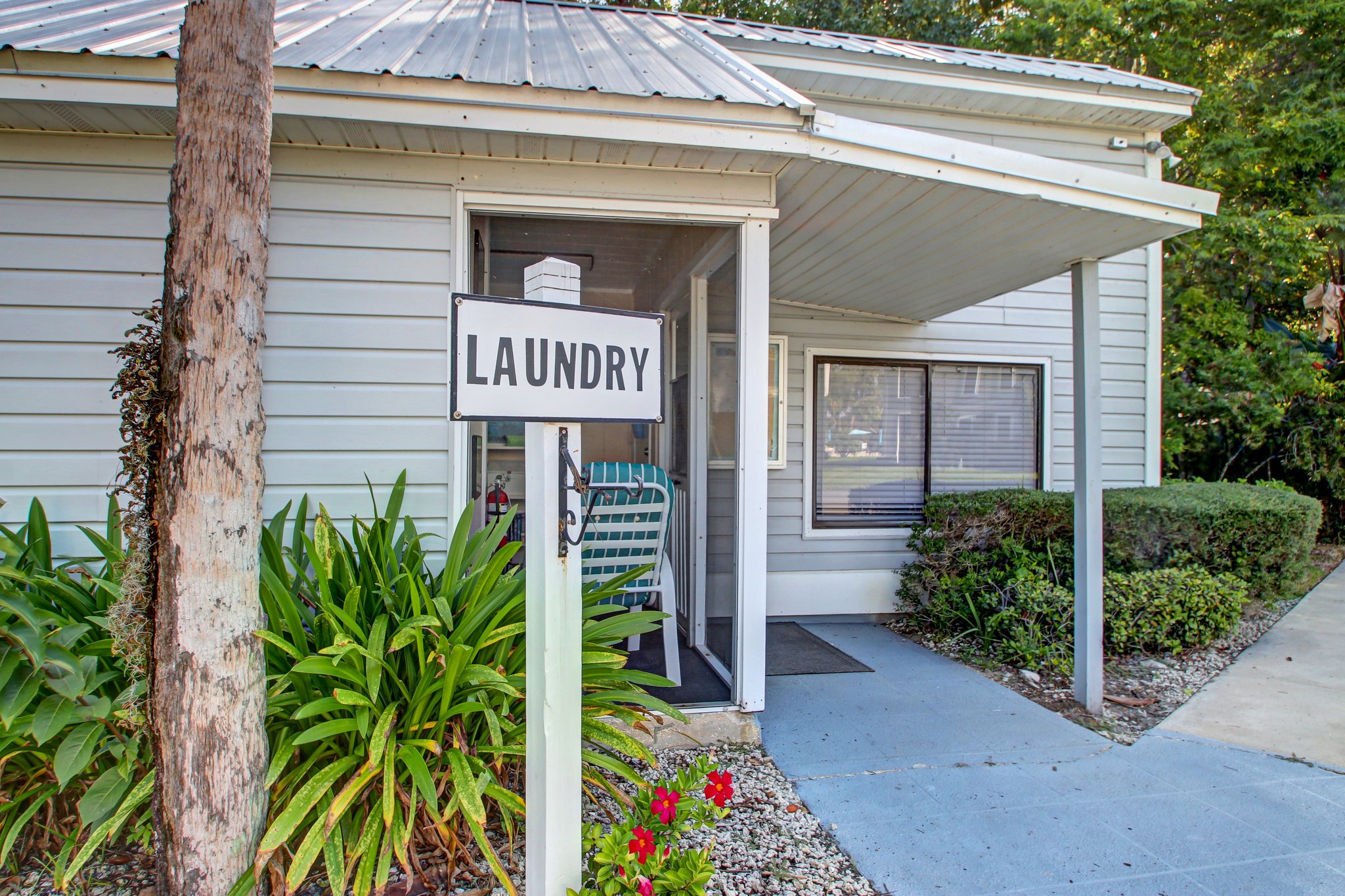 Neighborhood - Laundry