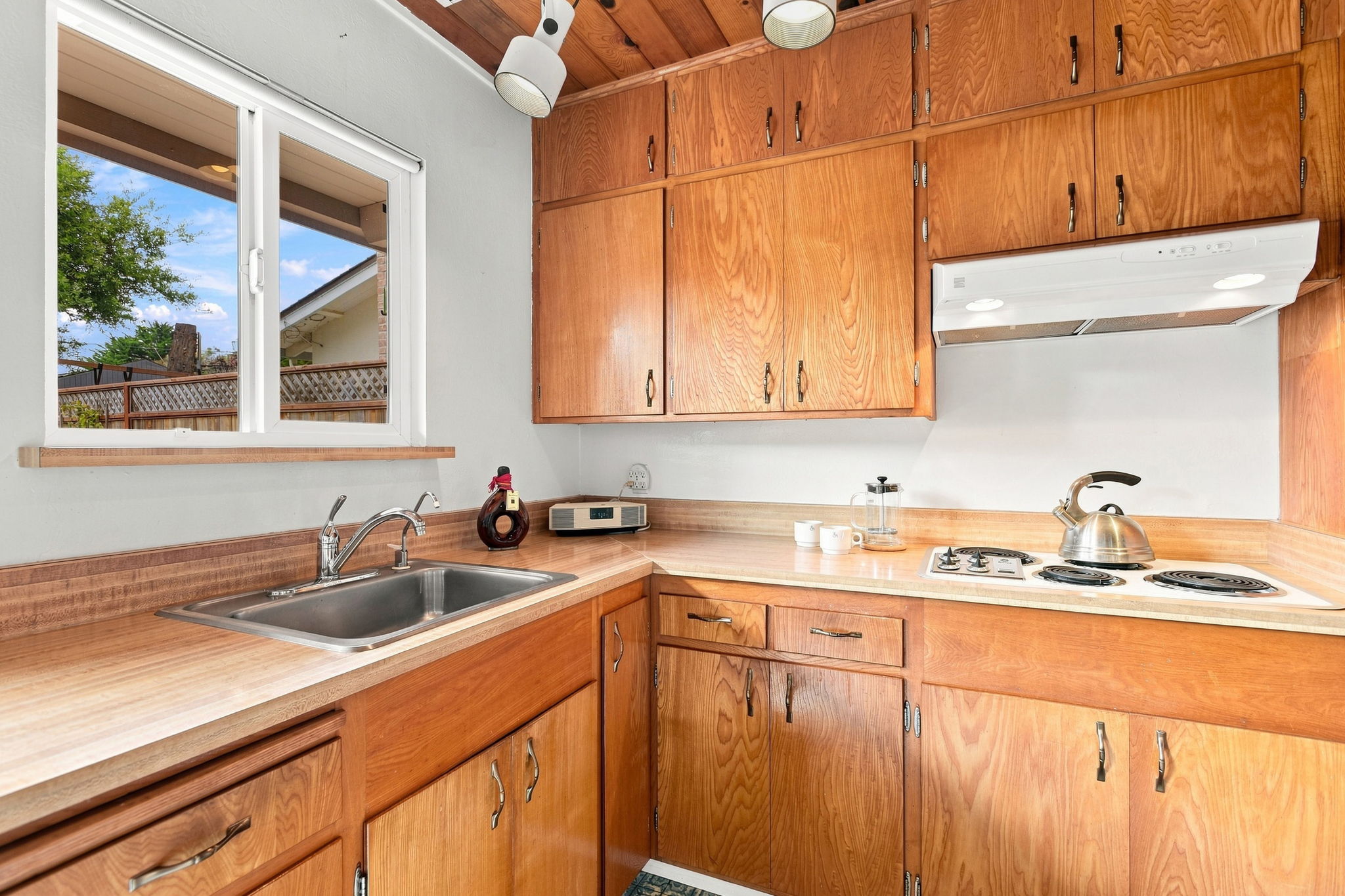 014_F8_207 Vermont Ave