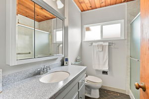 027_F8_207 Vermont Ave