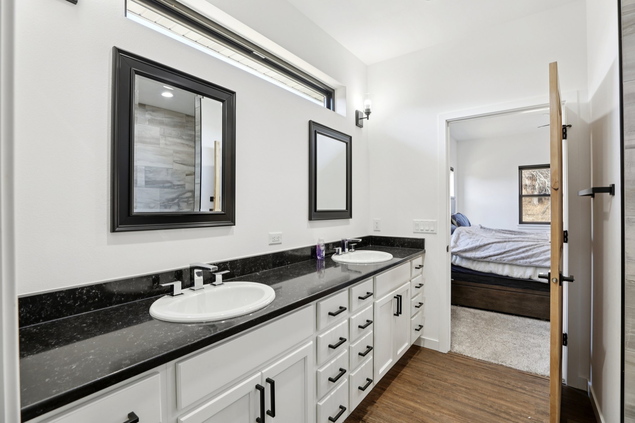 W Wilson St-S2402-025.jpg