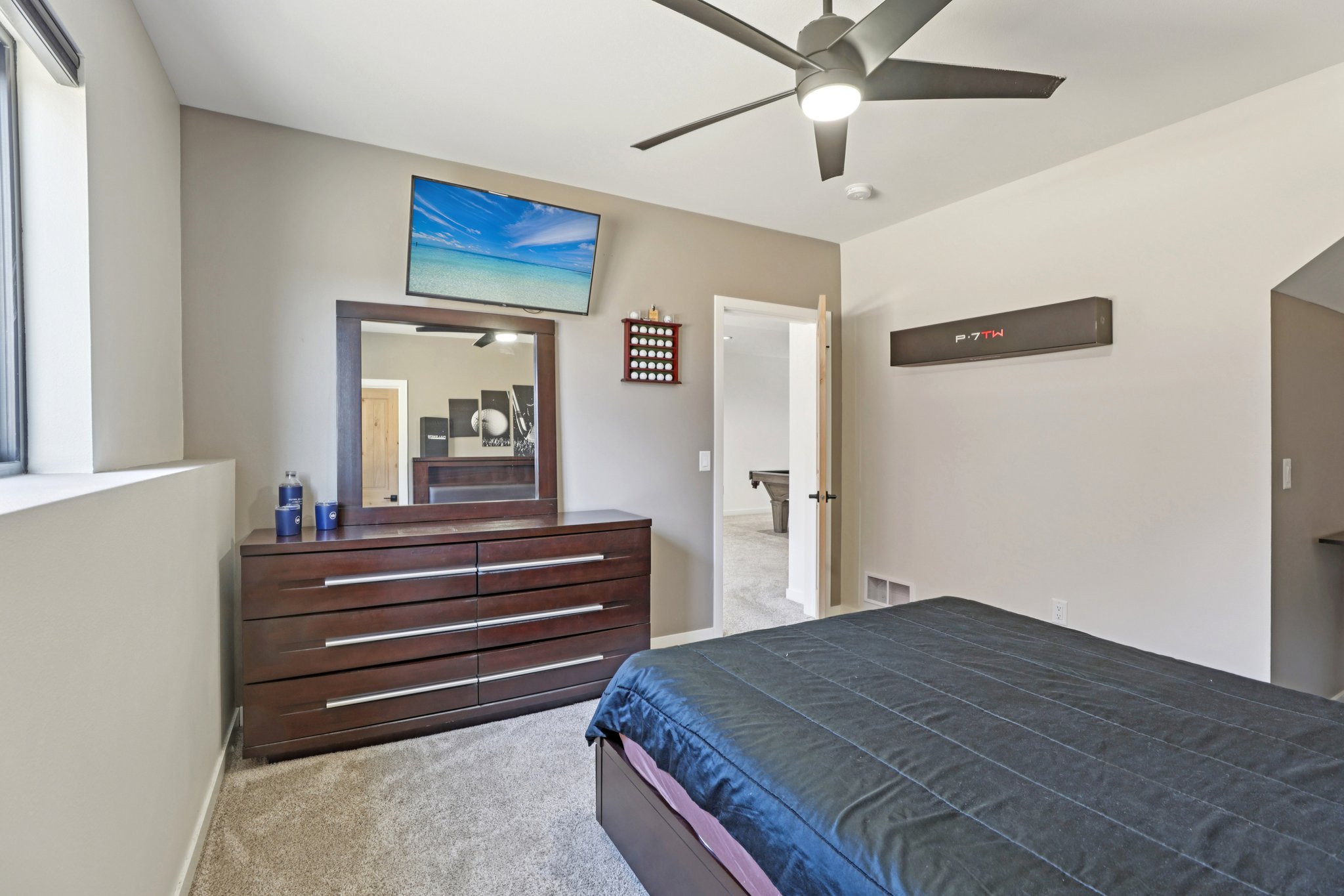 W Wilson St-S2402-040.jpg