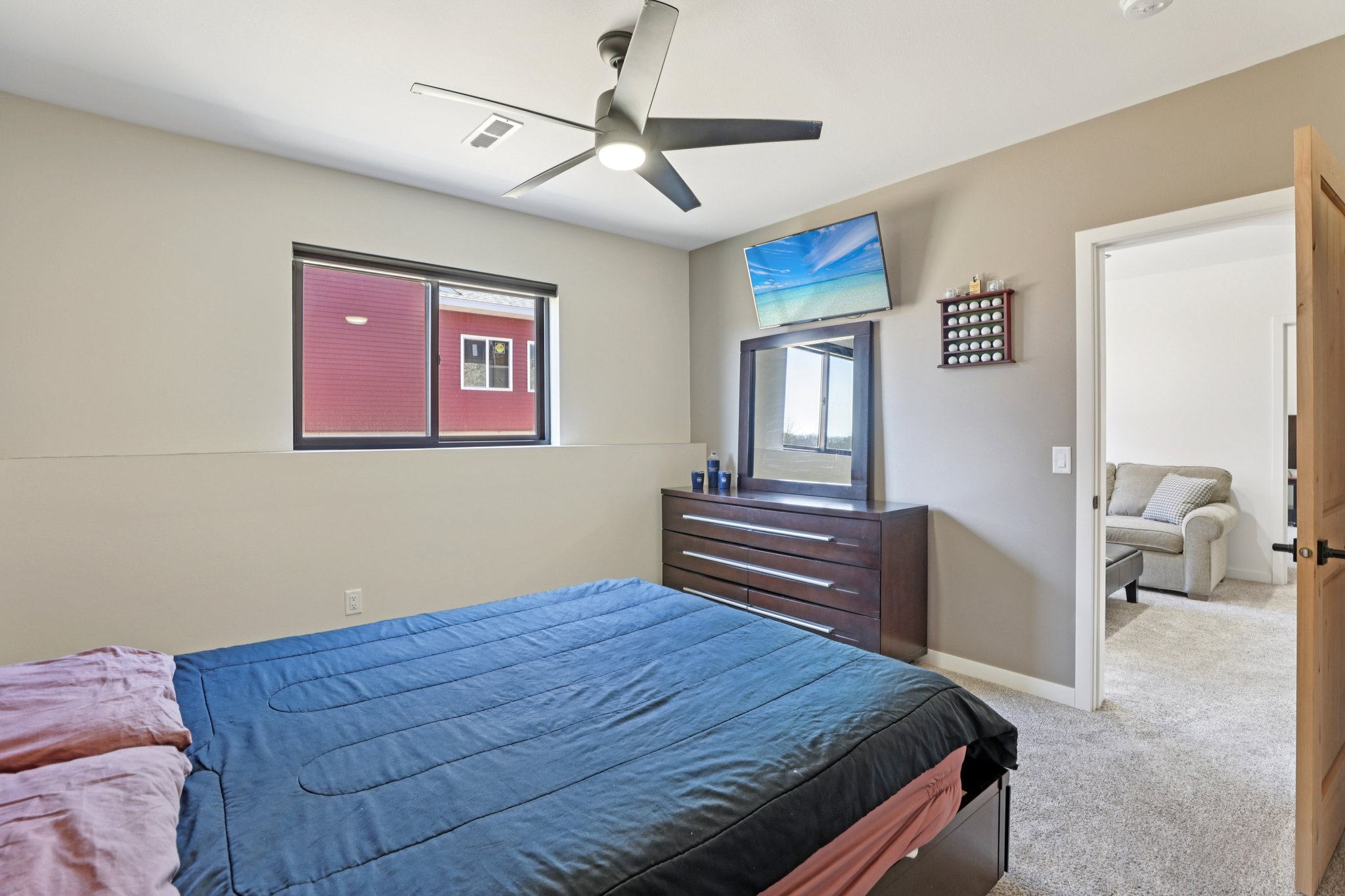 W Wilson St-S2402-041.jpg