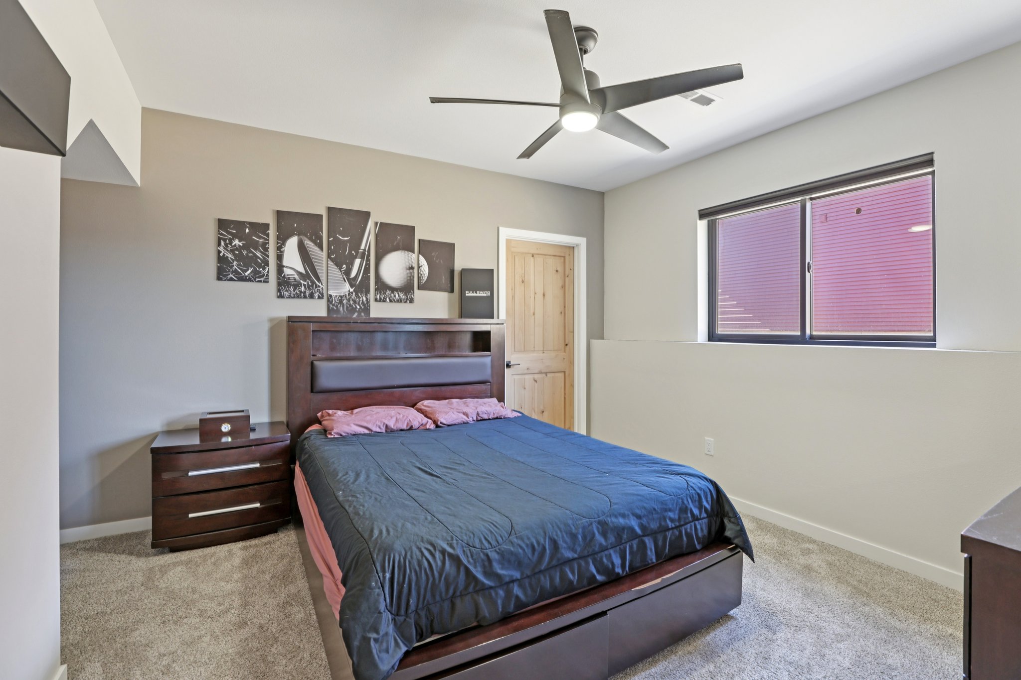 W Wilson St-S2402-042.jpg