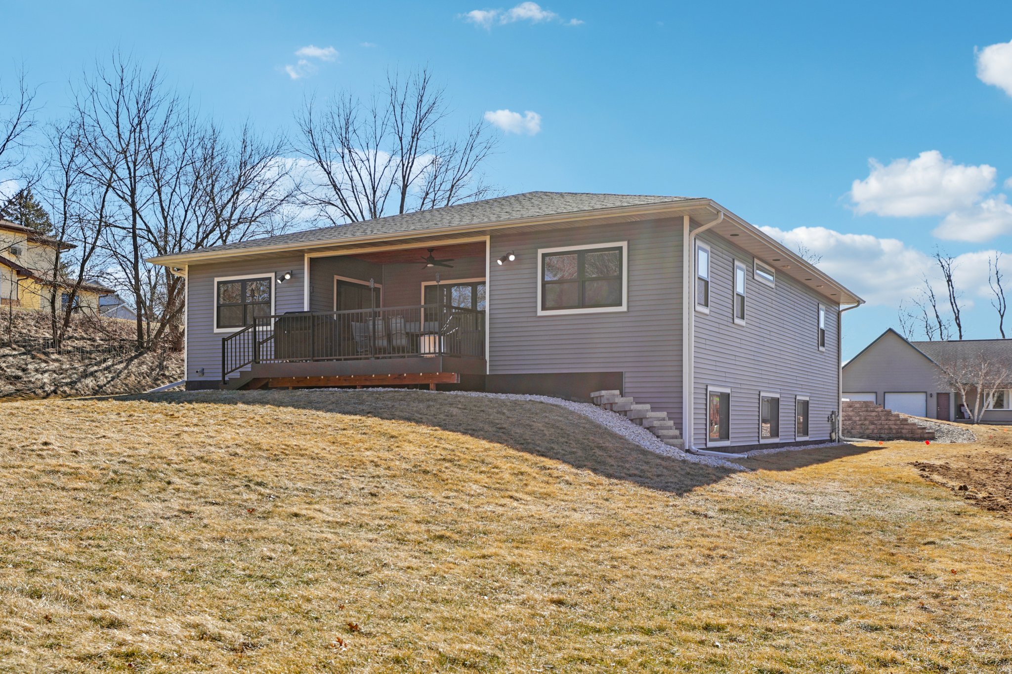 W Wilson St-S2402-056.jpg