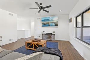 W Wilson St-S2402-008.jpg