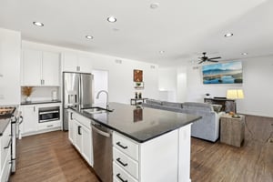 W Wilson St-S2402-014.jpg