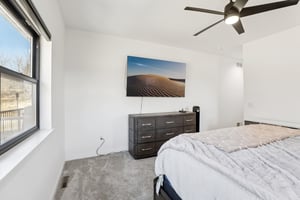 W Wilson St-S2402-027.jpg