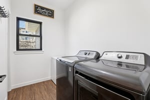 W Wilson St-S2402-031.jpg