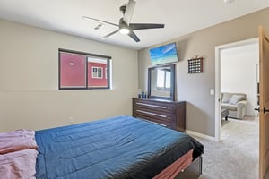 W Wilson St-S2402-041.jpg