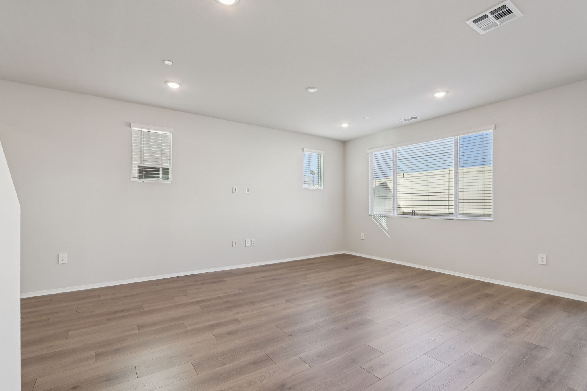 So Cal - Willow at Live Oak - 2070 Meyer Ln Redlands CA 92374 - 006