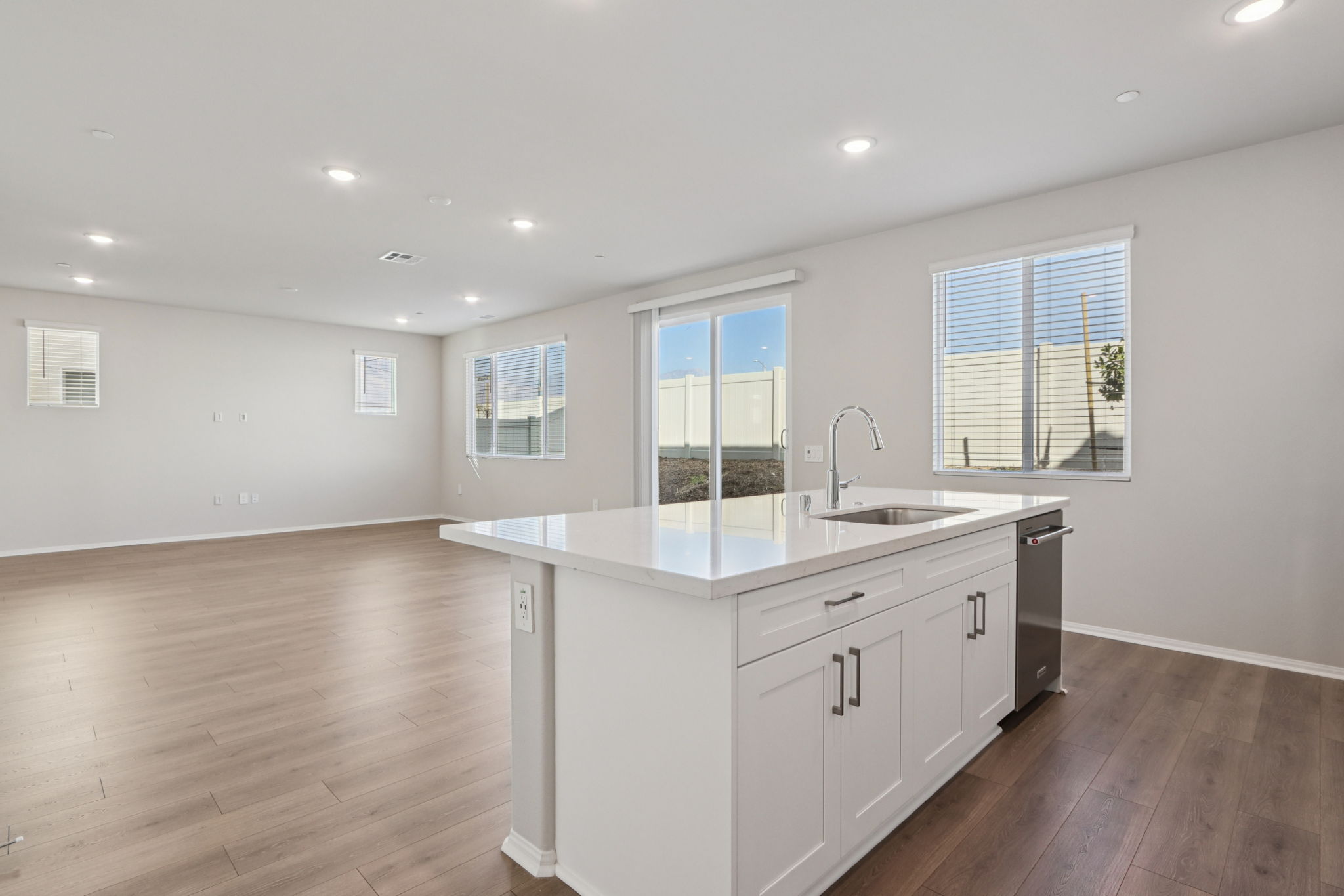 So Cal - Willow at Live Oak - 2070 Meyer Ln Redlands CA 92374 - 015
