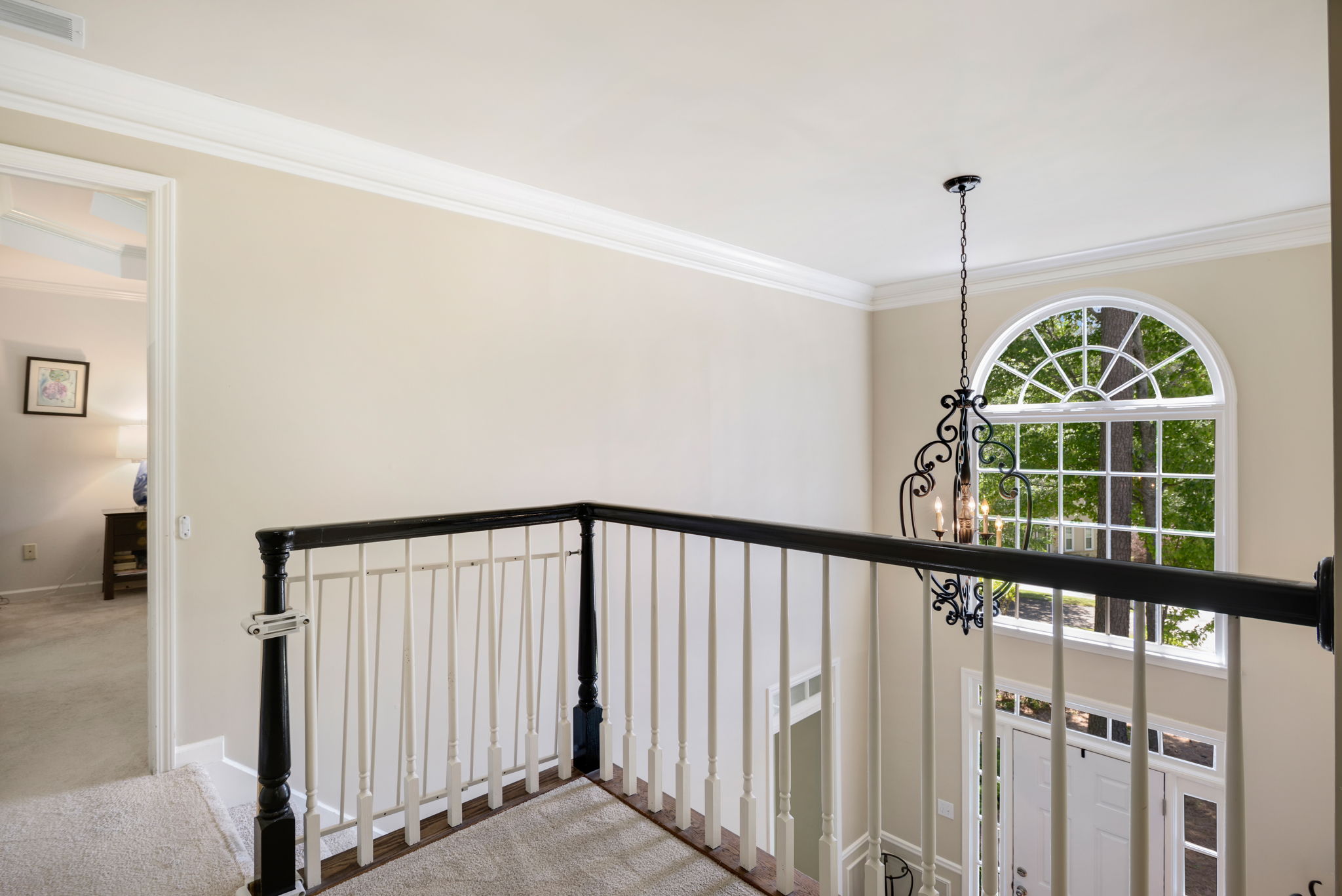 Upstairs Landing/ Foyer