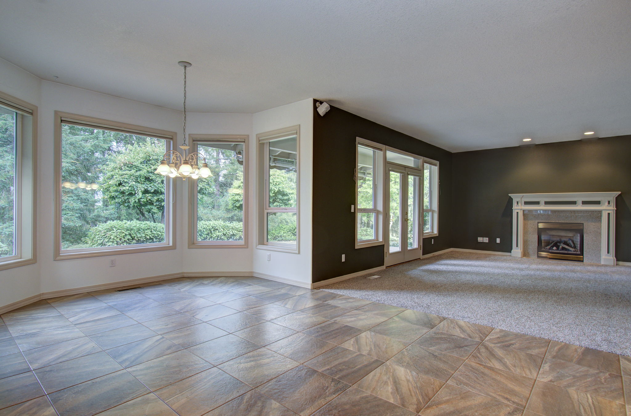 02 Family dining and family room