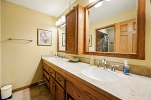 W Court St-2805-027.jpg