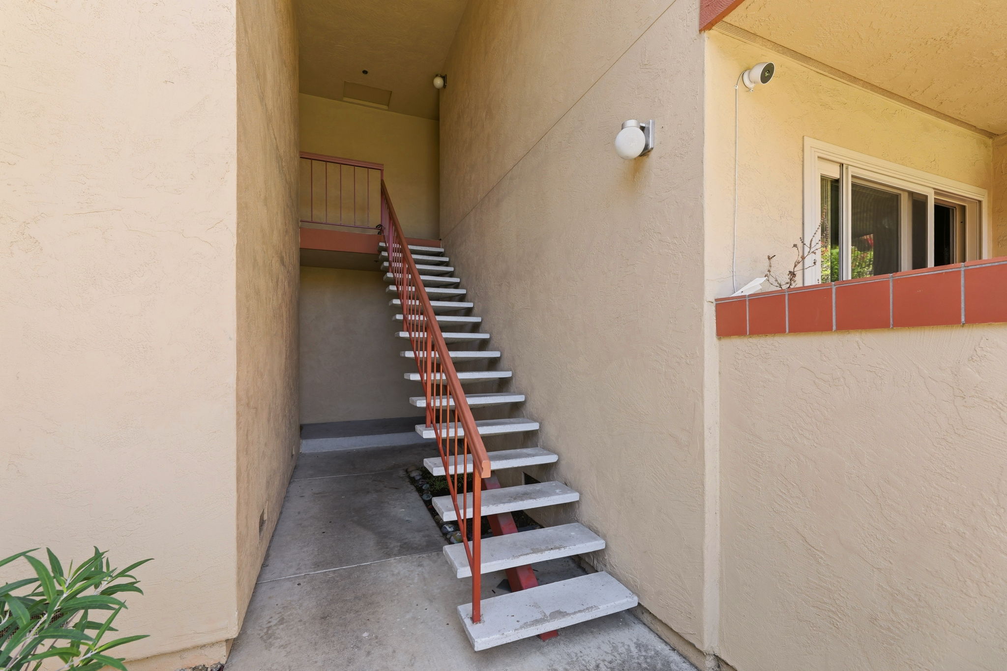 004_F8_20714 Celeste Cir