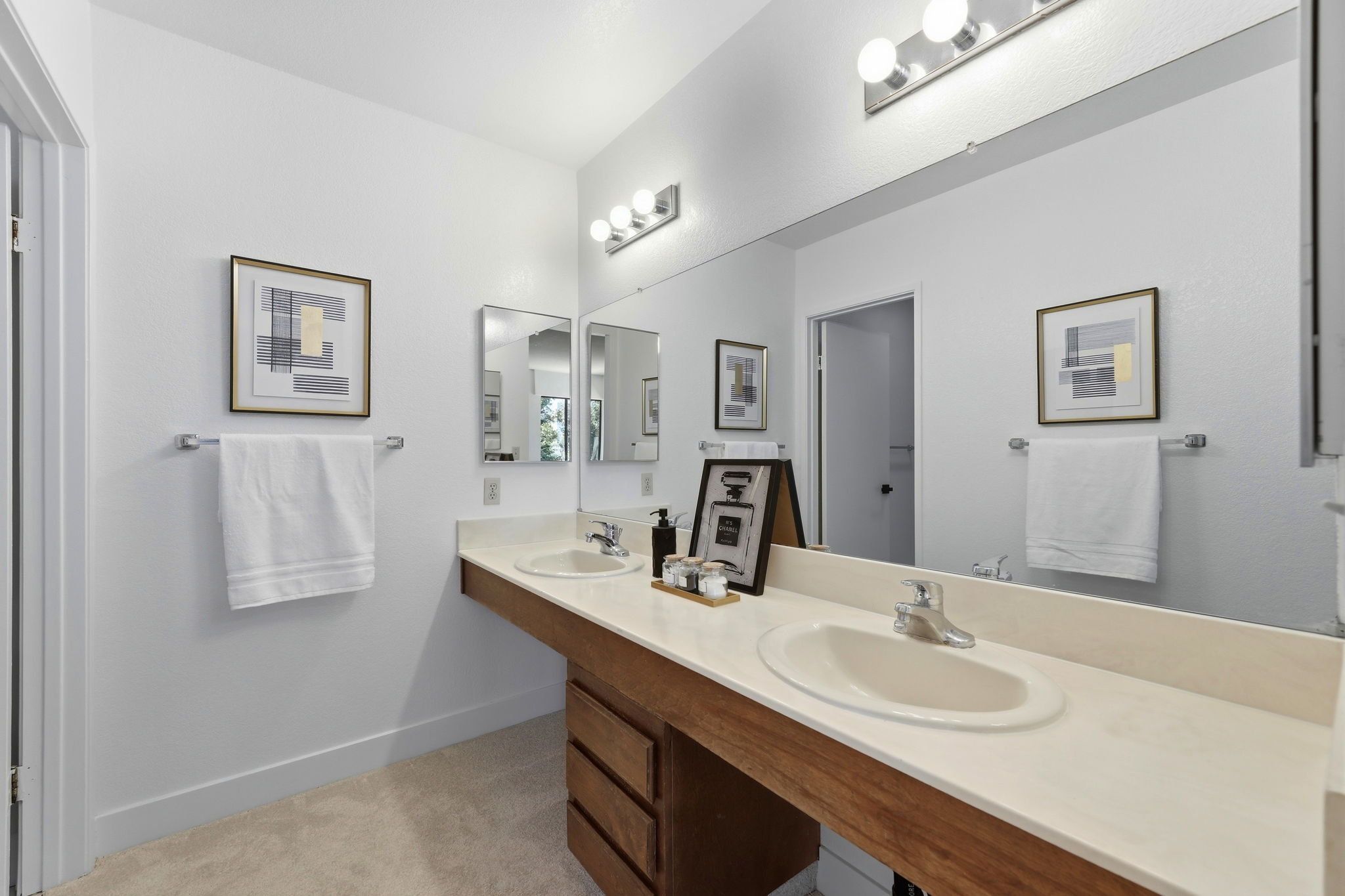 027_F8_20714 Celeste Cir