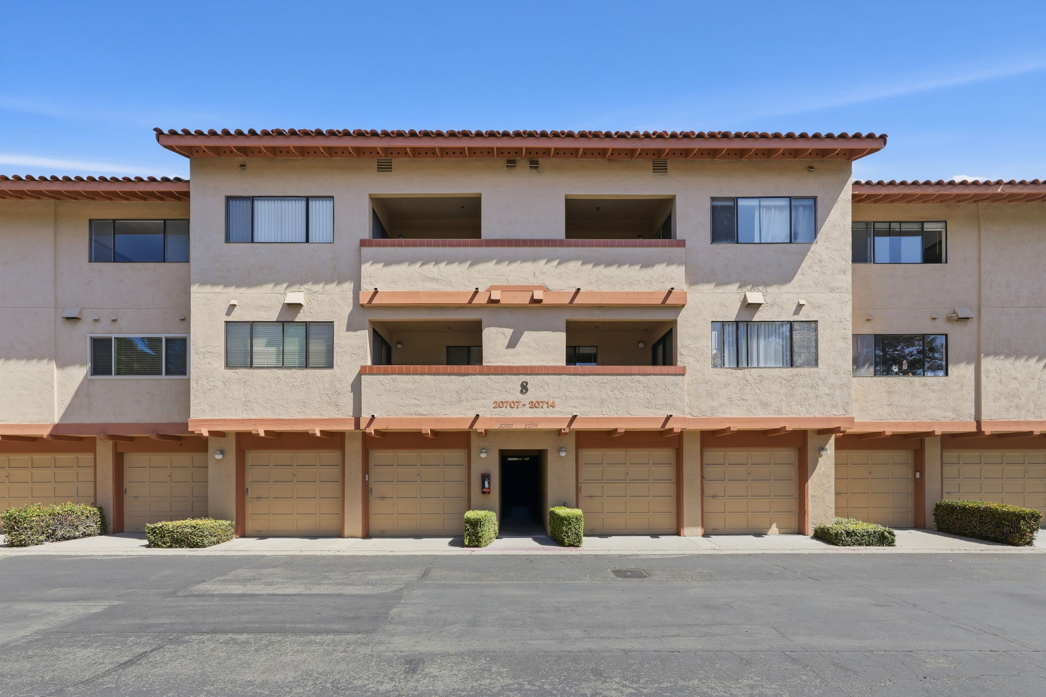 036_F8_20714 Celeste Cir