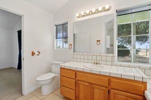 Fox Ct-L1907-040.jpg