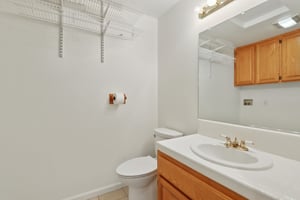 Fox Ct-L1907-041.jpg