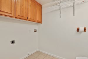 Fox Ct-L1907-042.jpg
