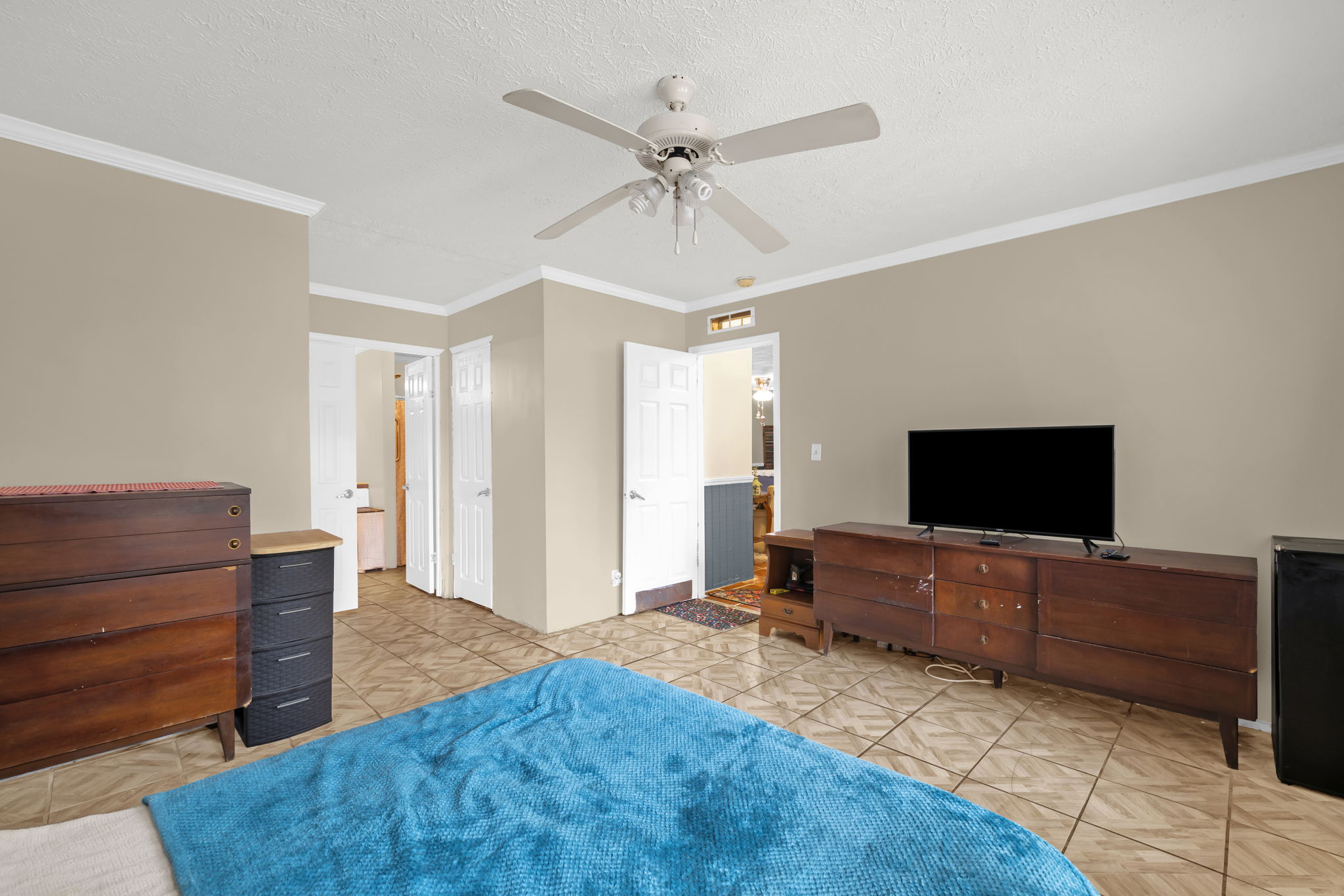 2072 US HWy 158 W-18