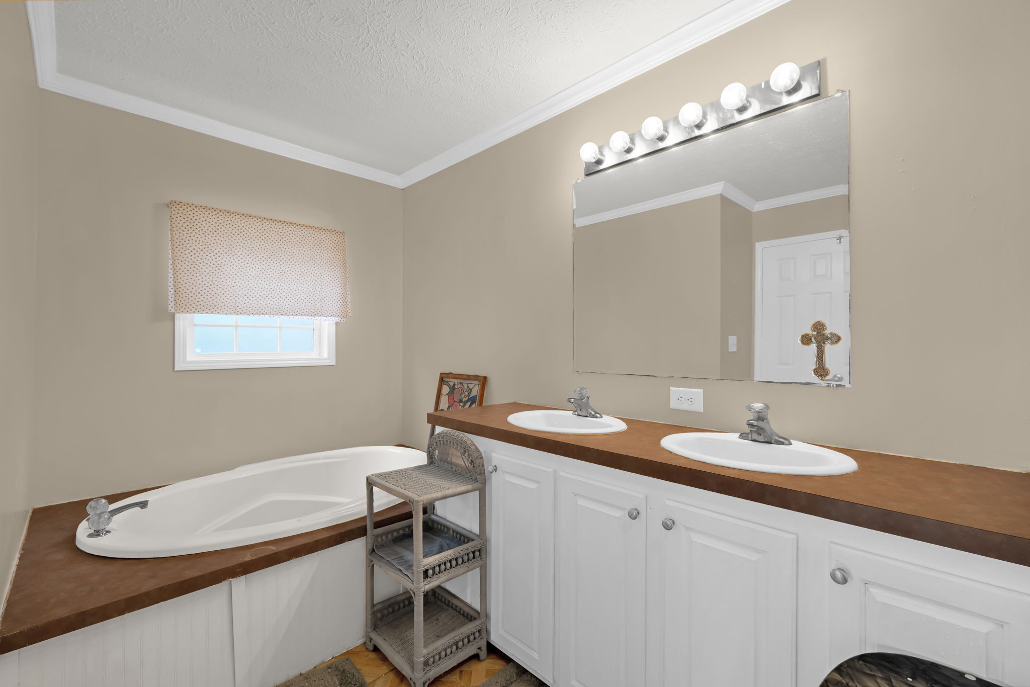 2072 US HWy 158 W-19