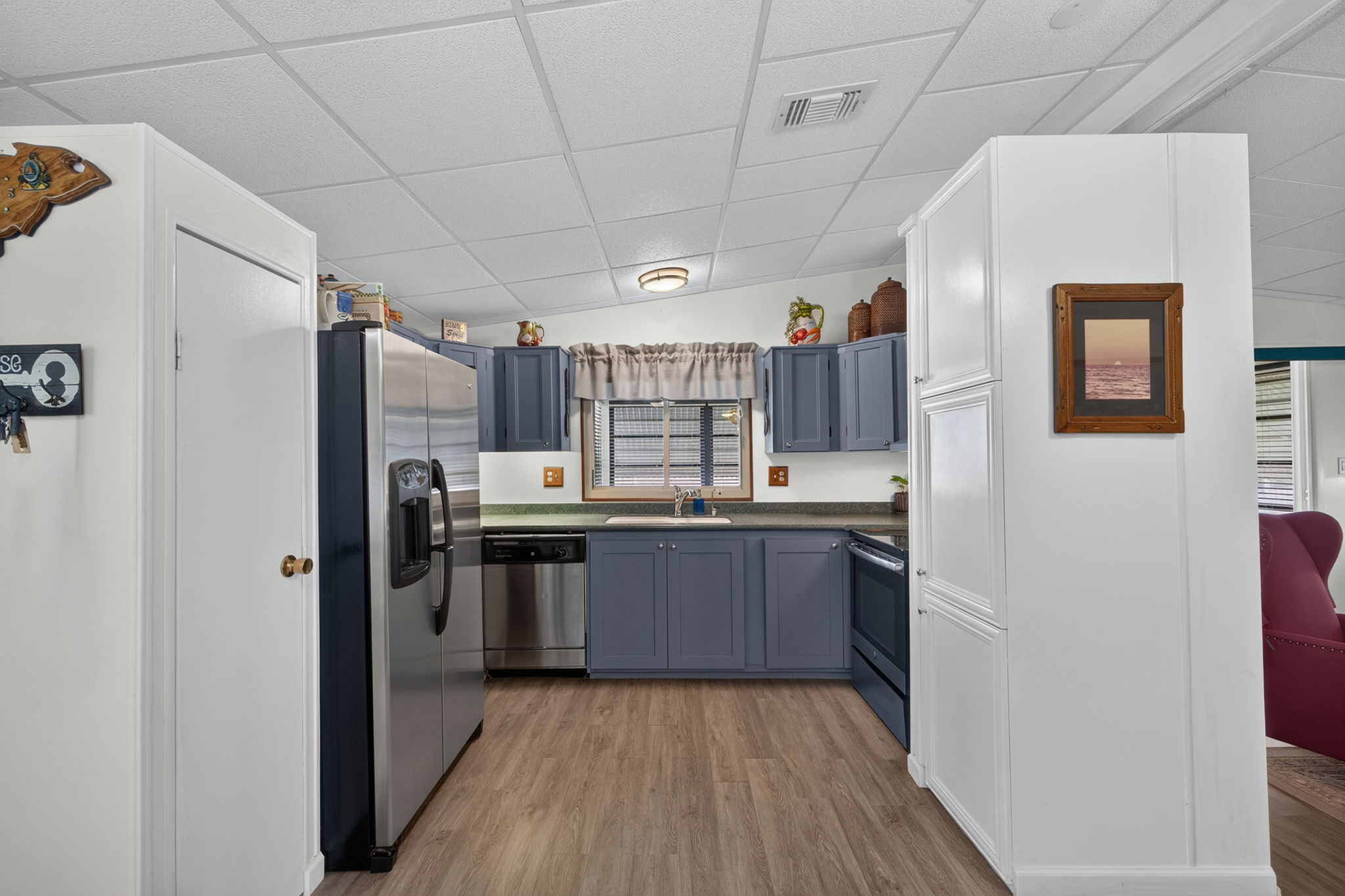 Kitchen 1 of 3