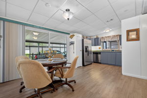 Dining Room 2 of 4