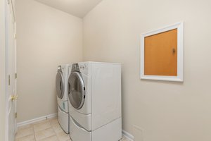 Laundry mudroom | Main Level