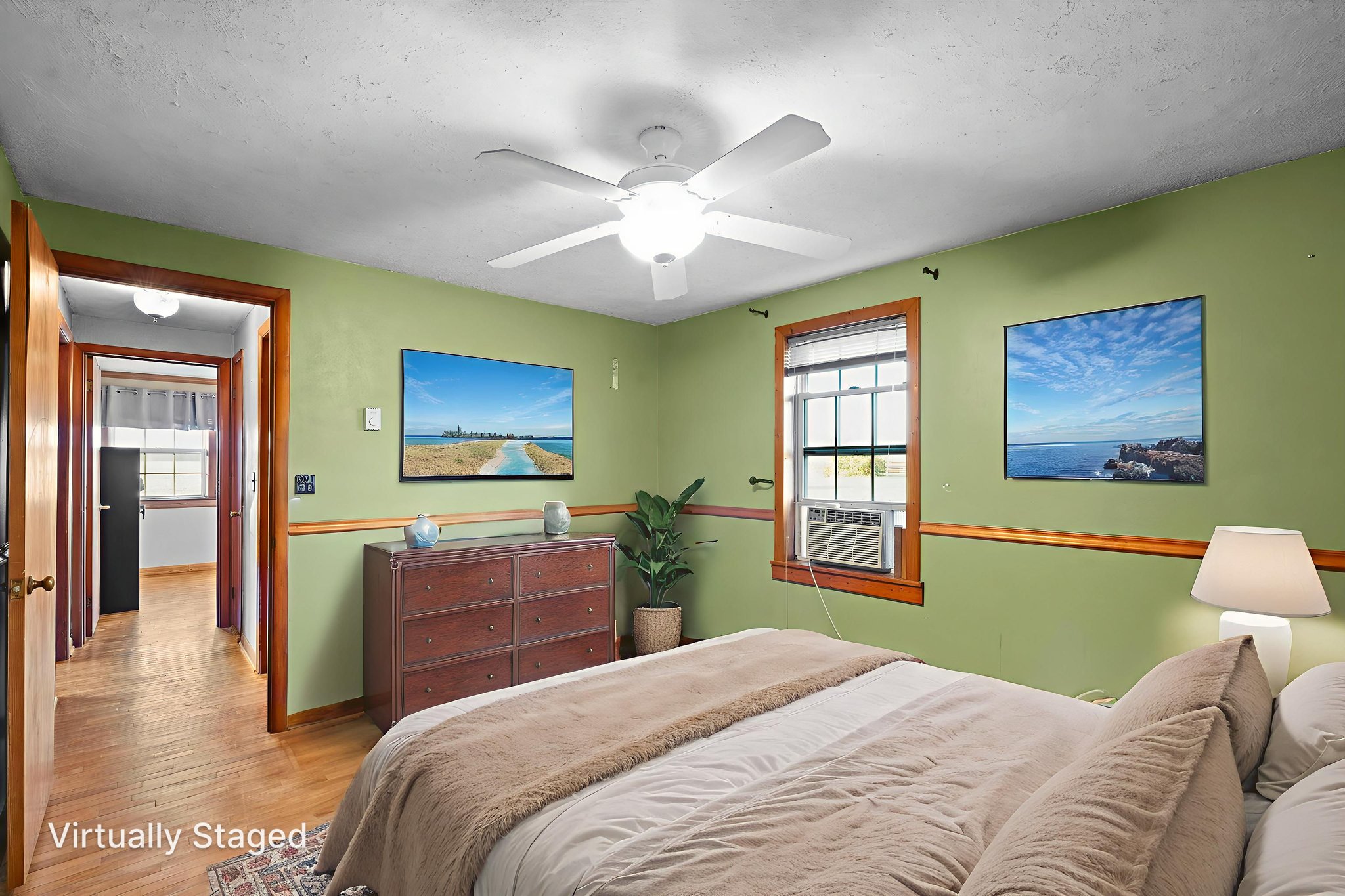 DSC09852 virtually staged.jpeg