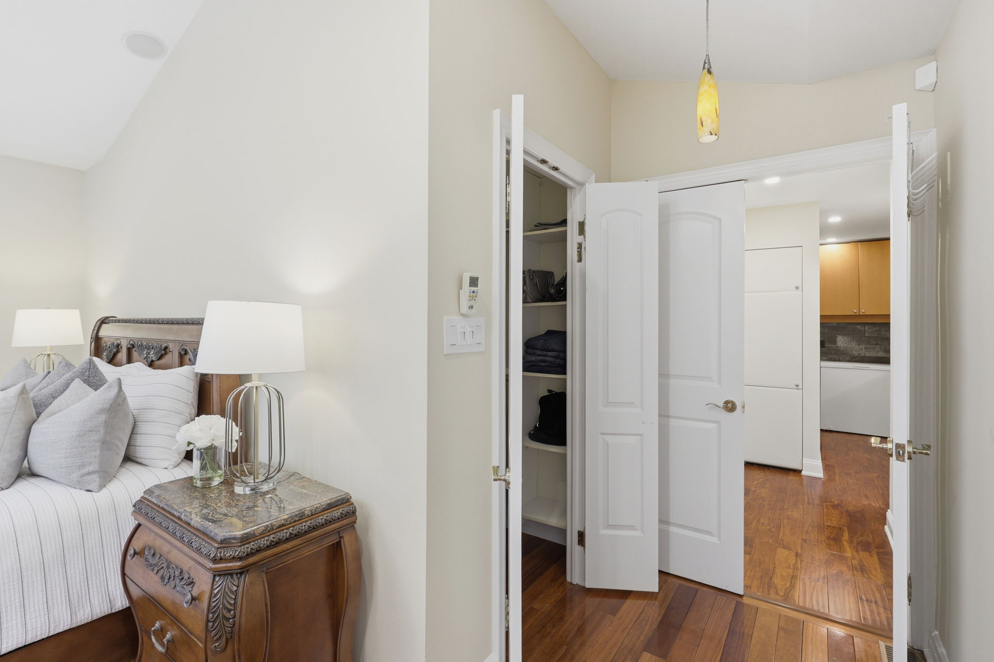 Property in Mississauga — delivered property photograph 36