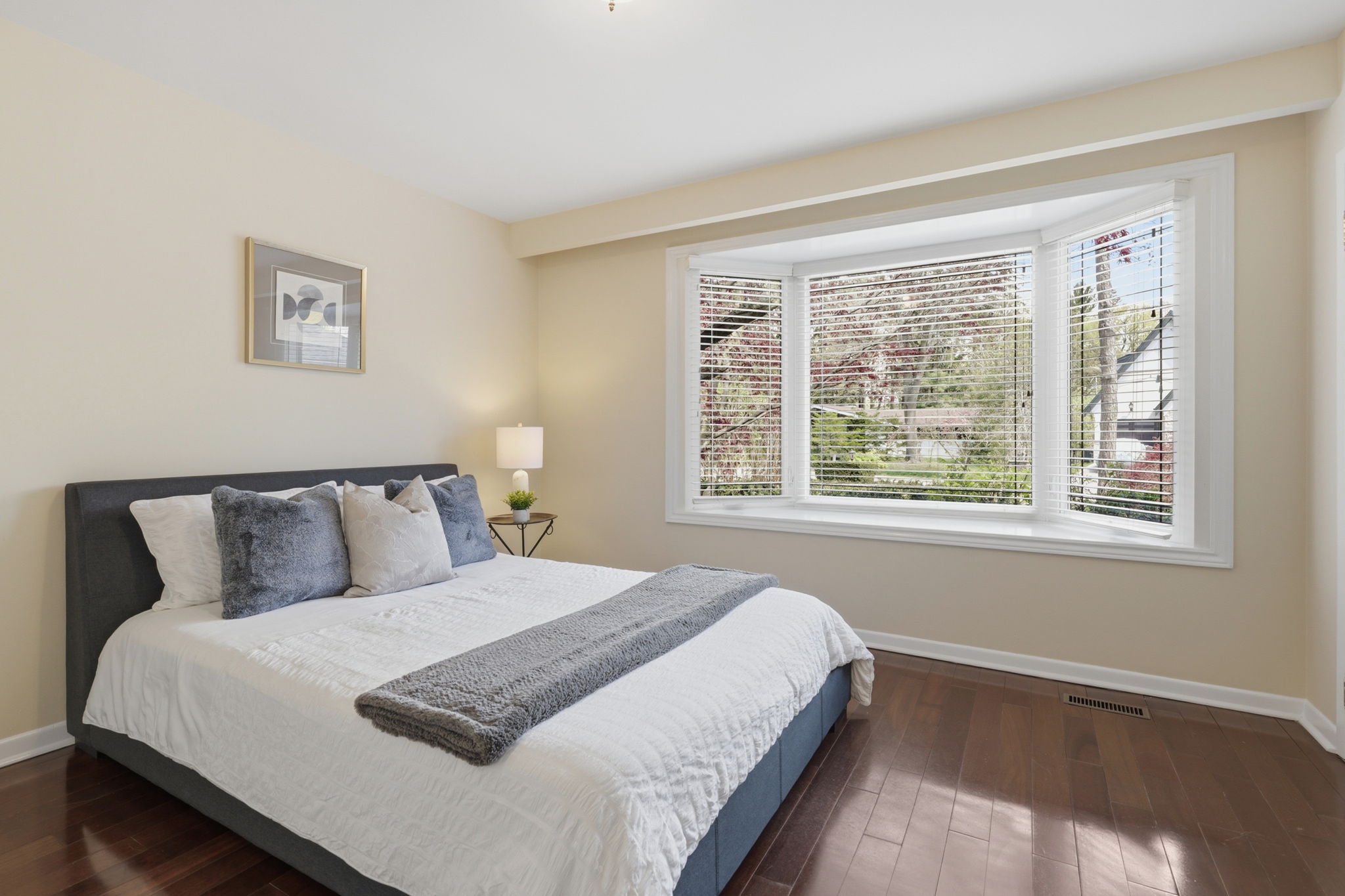 Property in Mississauga — delivered property photograph 40