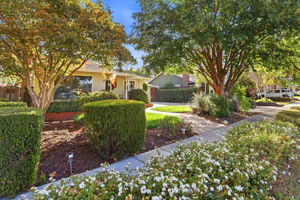 002_F8_2076 Ellen Ave