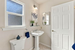 027_F8_2076 Ellen Ave