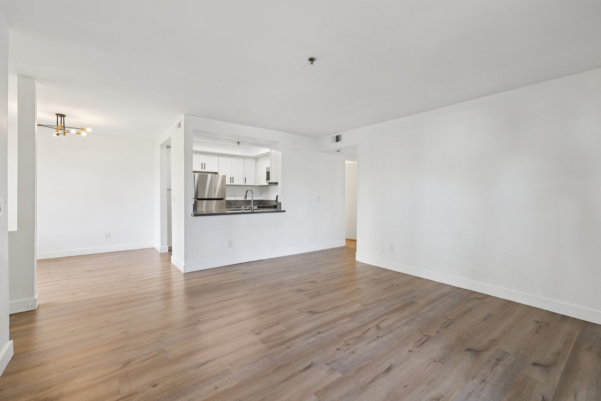 Lakeridge Cir 104-S0204-009.jpg