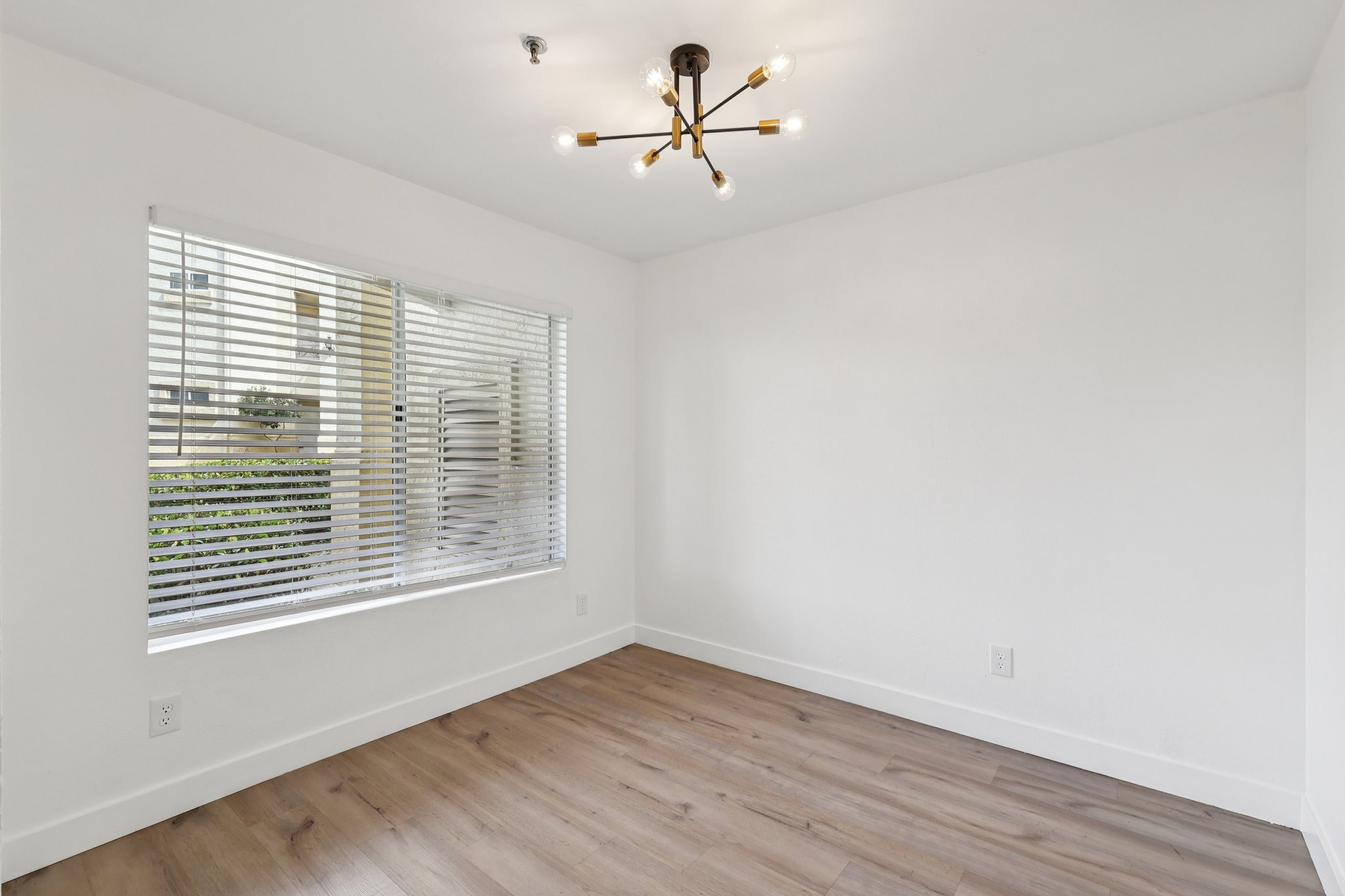 Lakeridge Cir 104-S0204-010.jpg