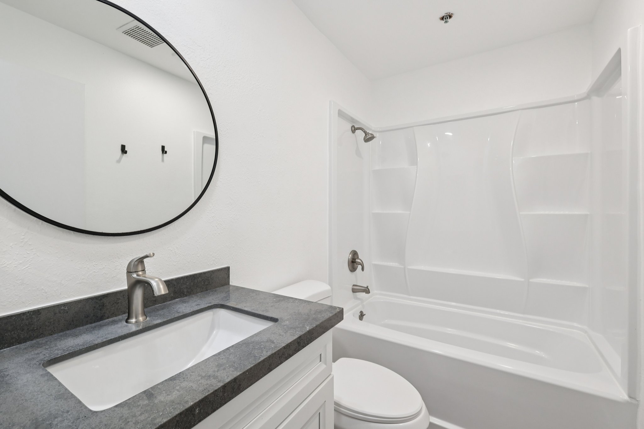 Lakeridge Cir 104-S0204-018.jpg