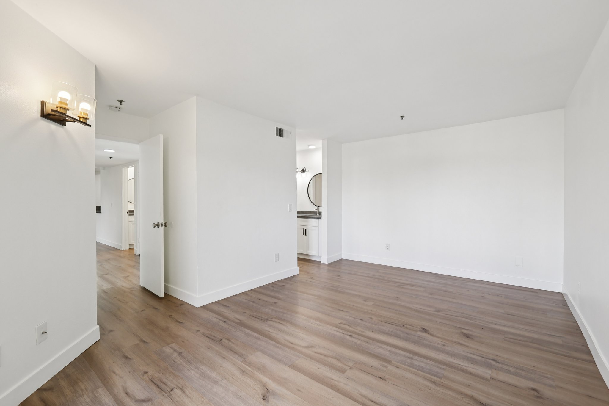 Lakeridge Cir 104-S0204-027.jpg