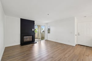 Lakeridge Cir 104-S0204-006.jpg