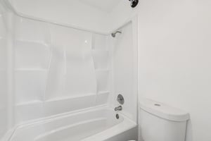 Lakeridge Cir 104-S0204-032.jpg