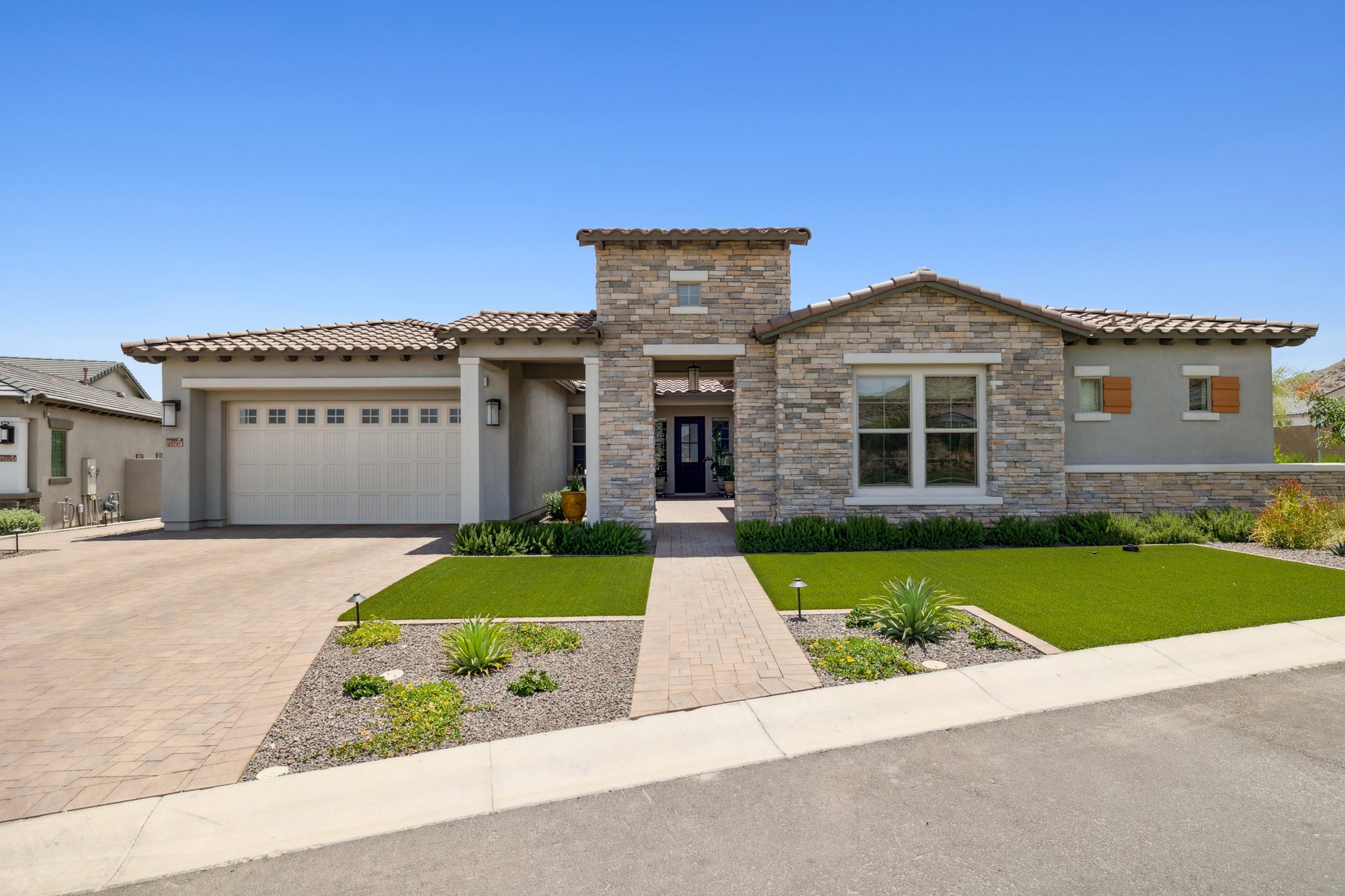 20797 W Rattler Rd - 001.jpg