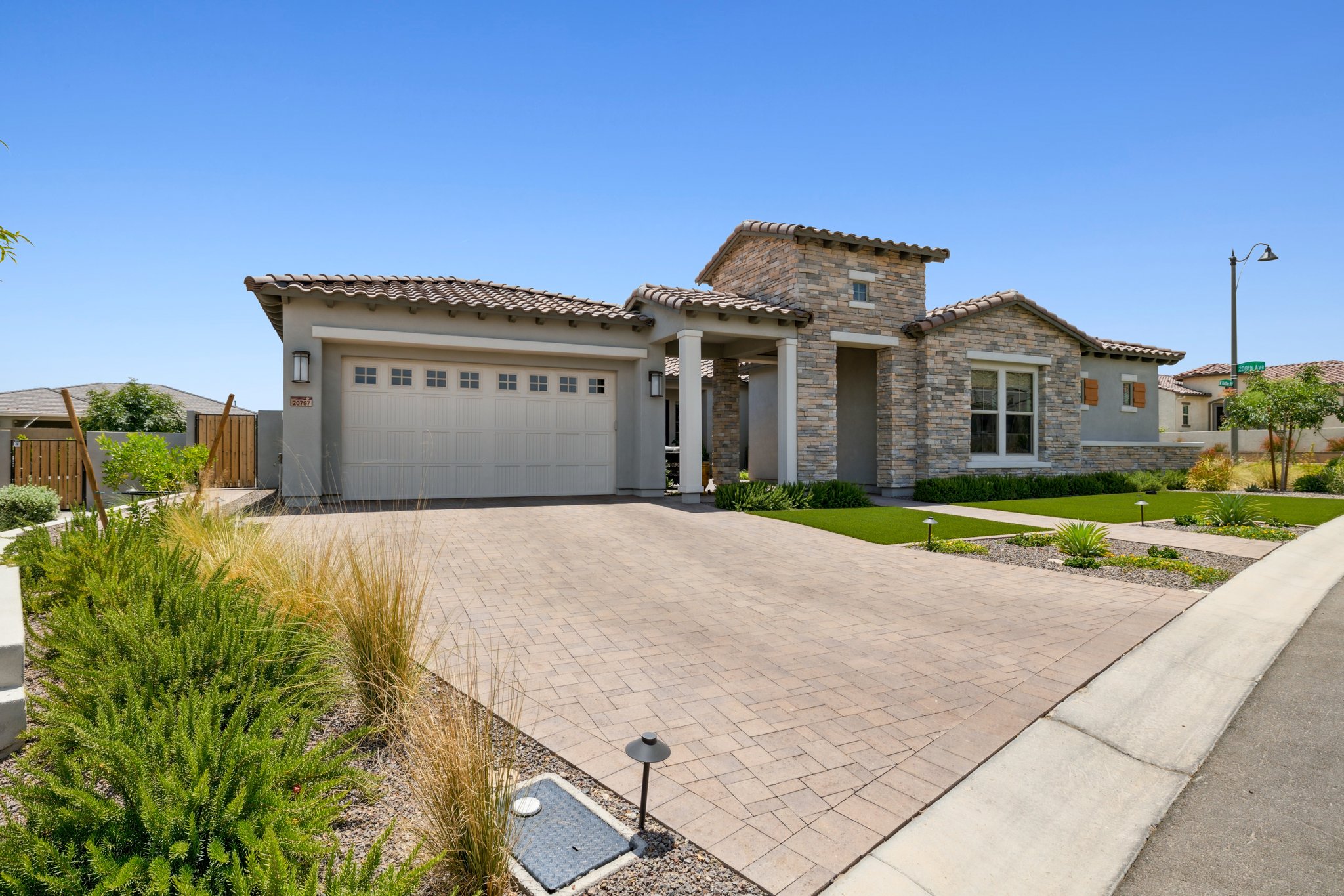 20797 W Rattler Rd - 002.jpg